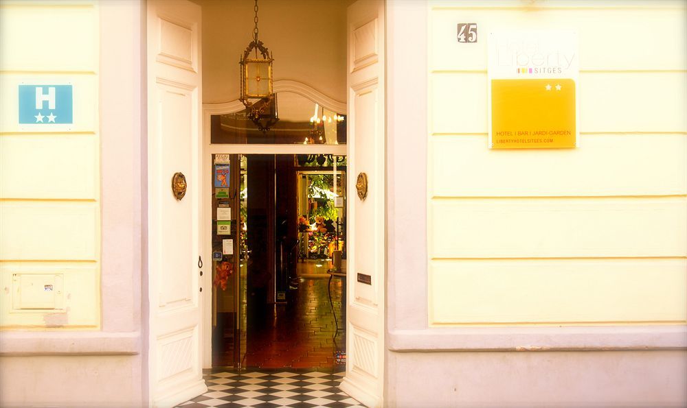 Privat Hotel Liberty 시체스 외부 사진
